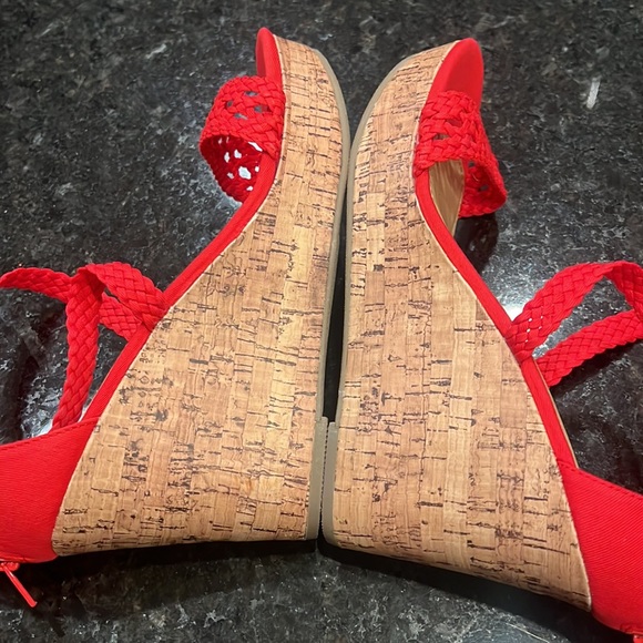 Beautiful red Heels 👠 - Picture 4 of 5